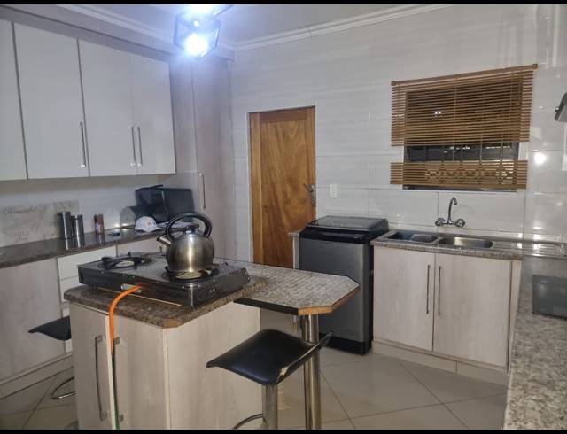 3 BEDROOM HOUSE FOR SALE IN EVATON WEST